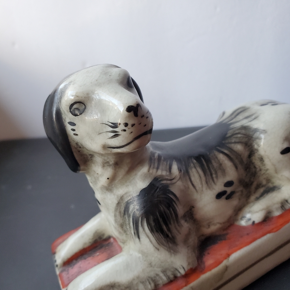 Antique Staffordshire Pottery Laying Spaniel Figure, English Mantle Dog - Picture 9 of 11